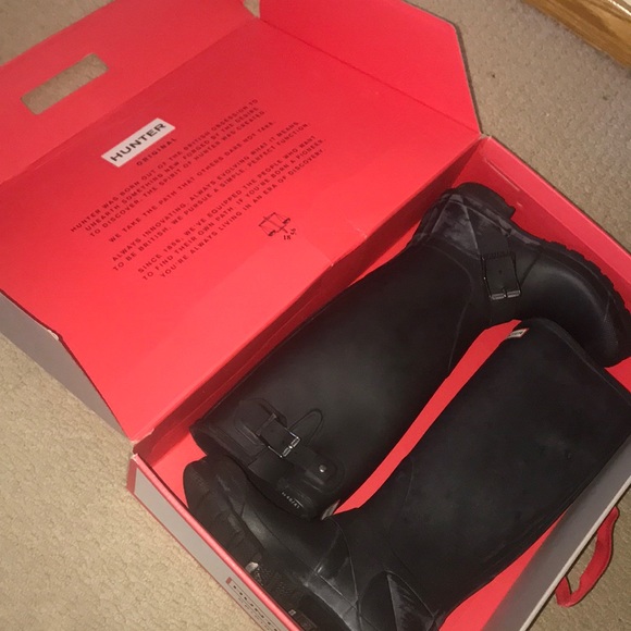 Hunter Shoes - RARE HUNTER BIKER RAIN BOOTS IN MATTE BLACK 8